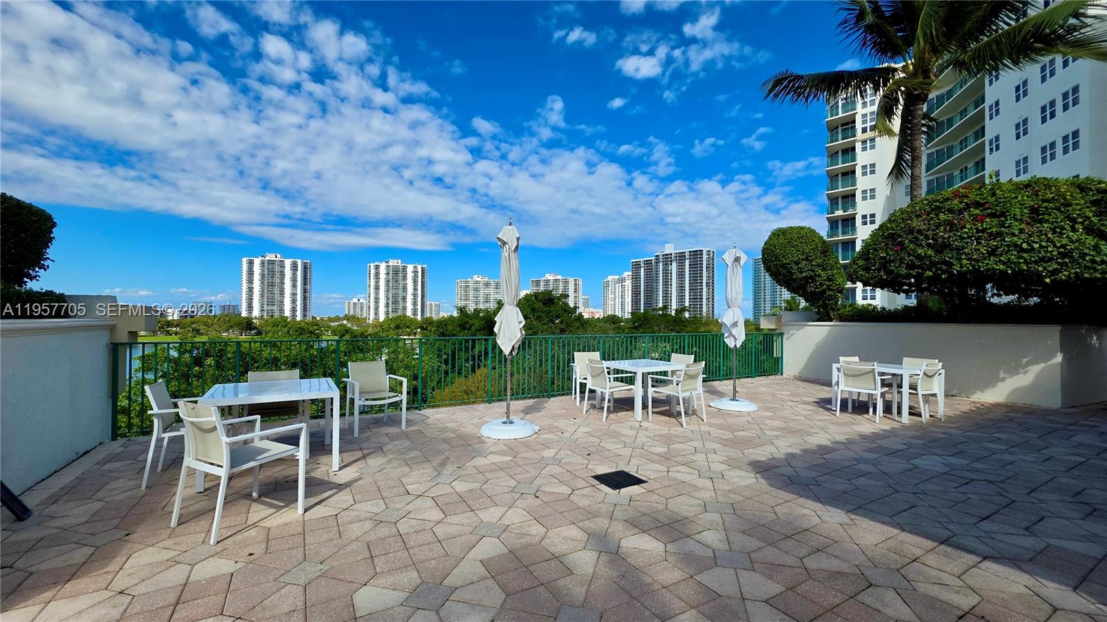 20000 E Country Club Dr #402, Aventura FL 33180