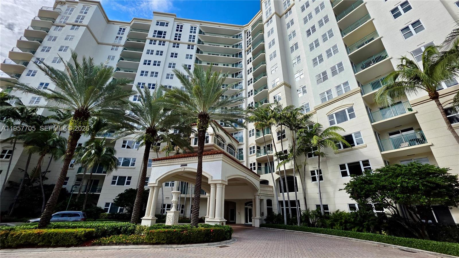 20000 E Country Club Dr #402, Aventura FL 33180