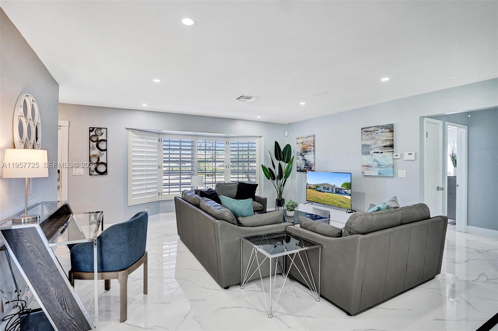 477 SE 17th Ter, Deerfield Beach FL 33441