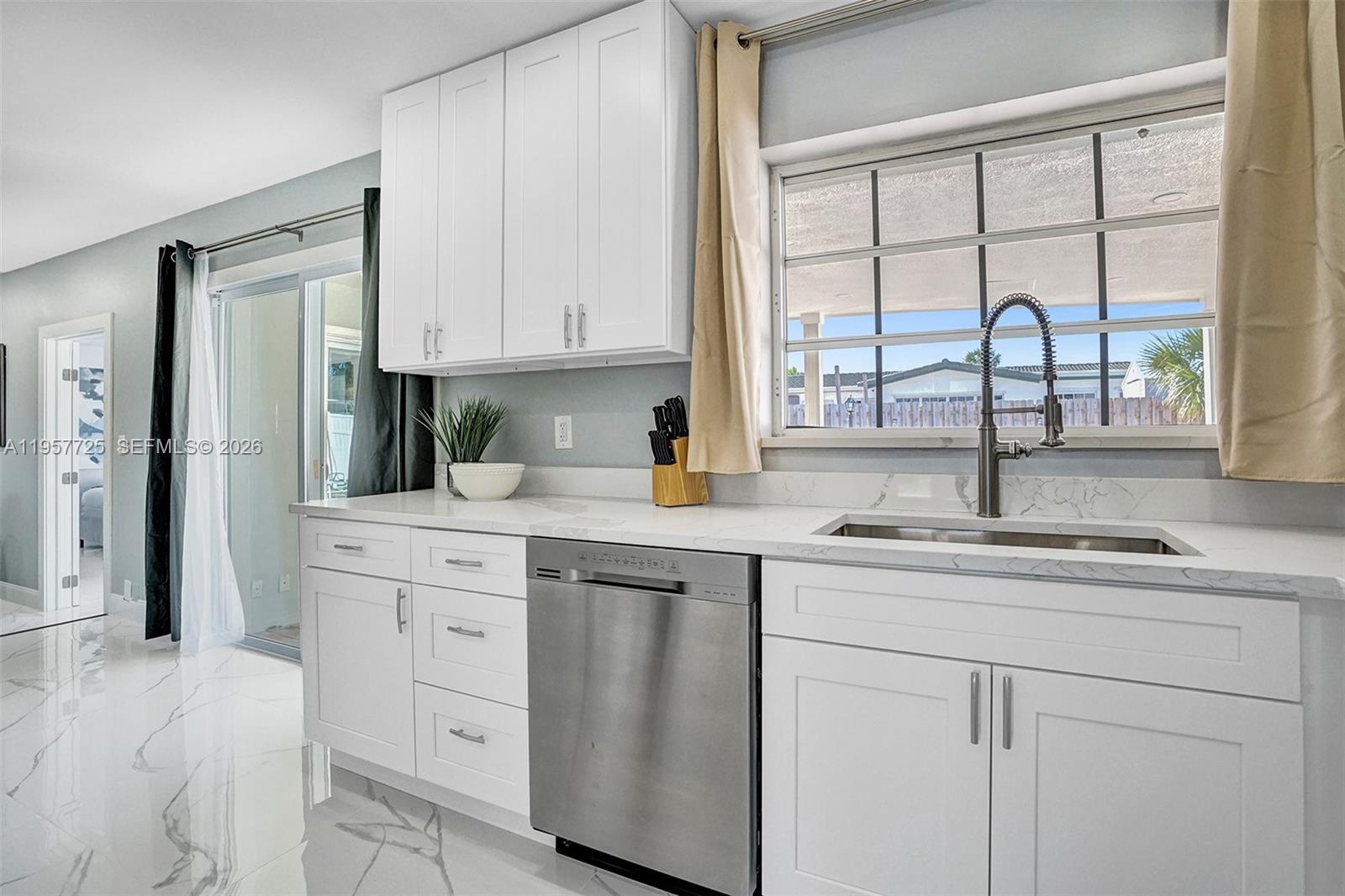 477 SE 17th Ter, Deerfield Beach FL 33441