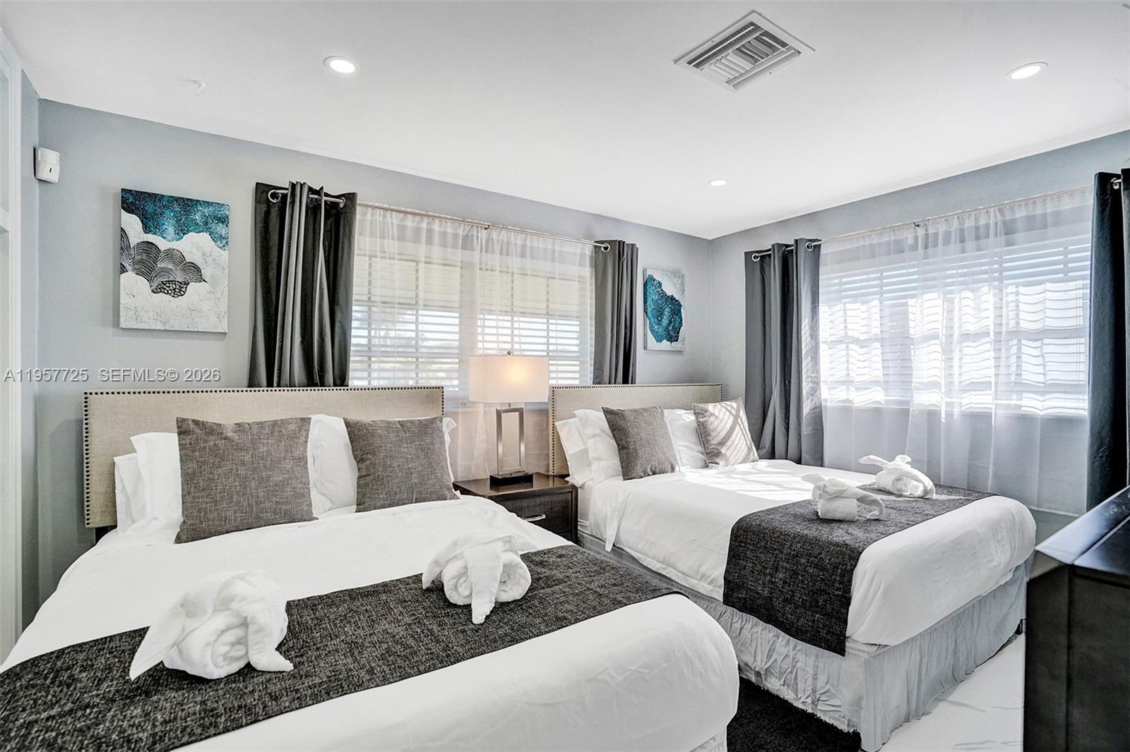 477 SE 17th Ter, Deerfield Beach FL 33441