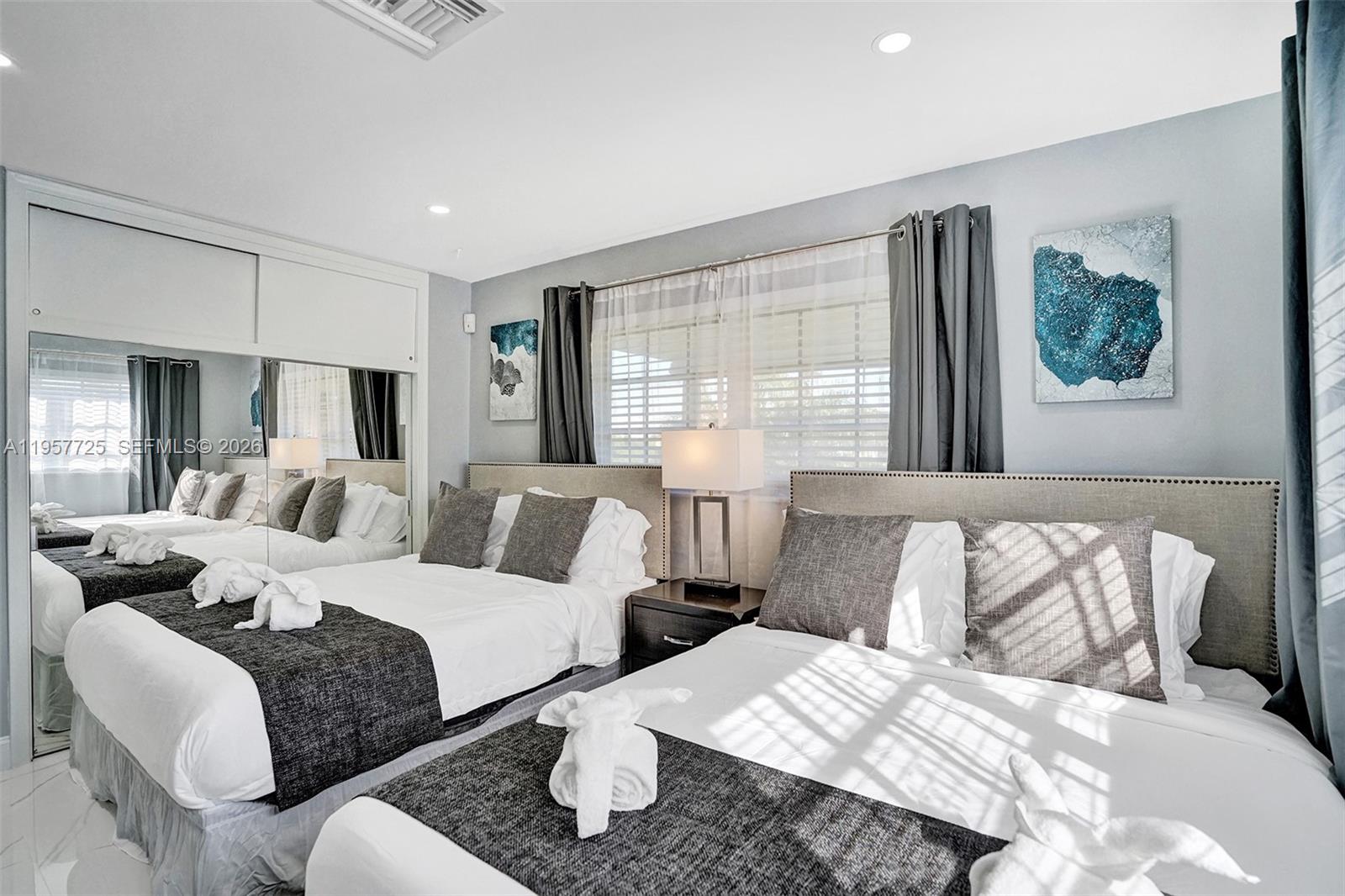 477 SE 17th Ter, Deerfield Beach FL 33441