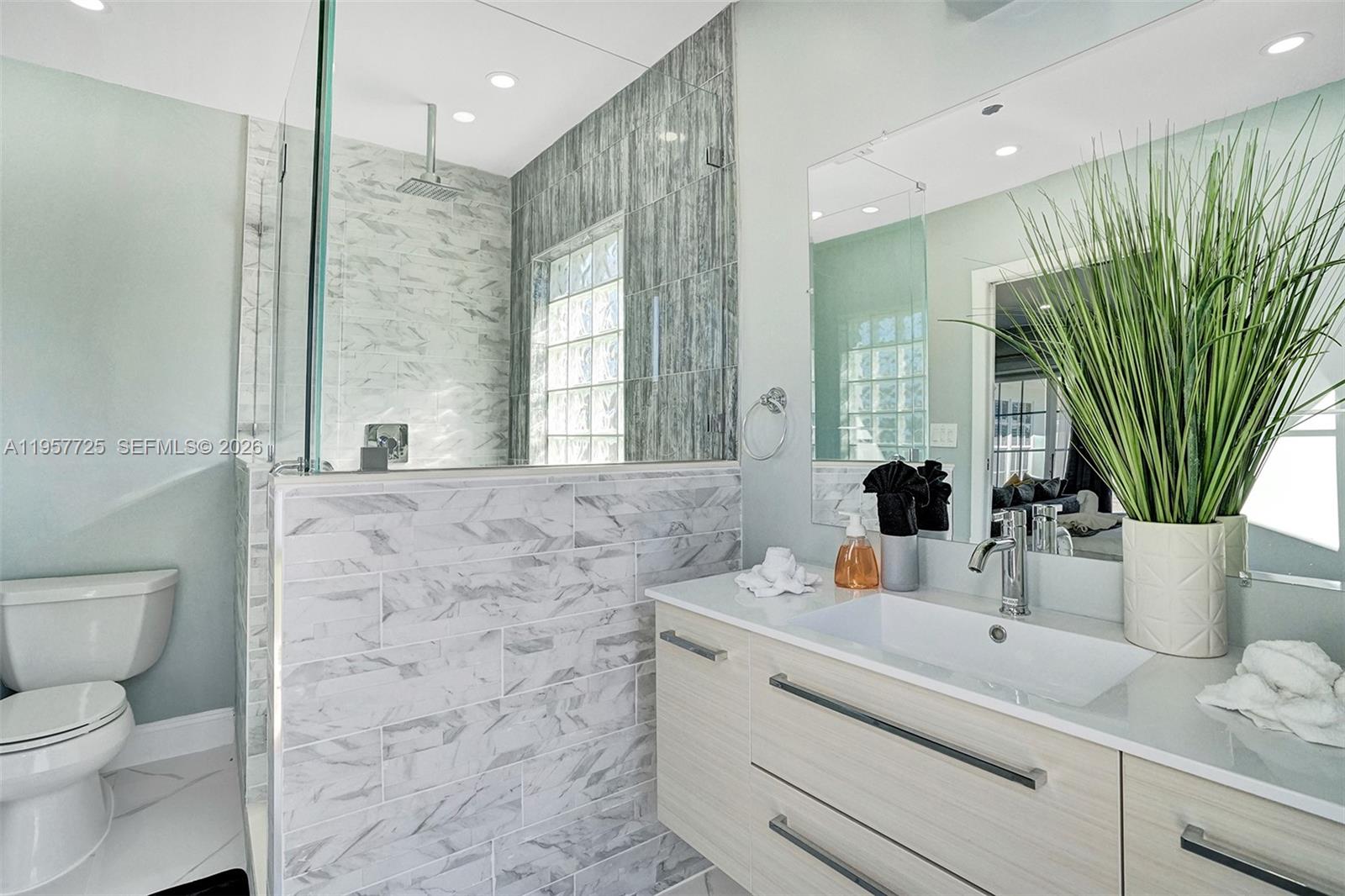 477 SE 17th Ter, Deerfield Beach FL 33441