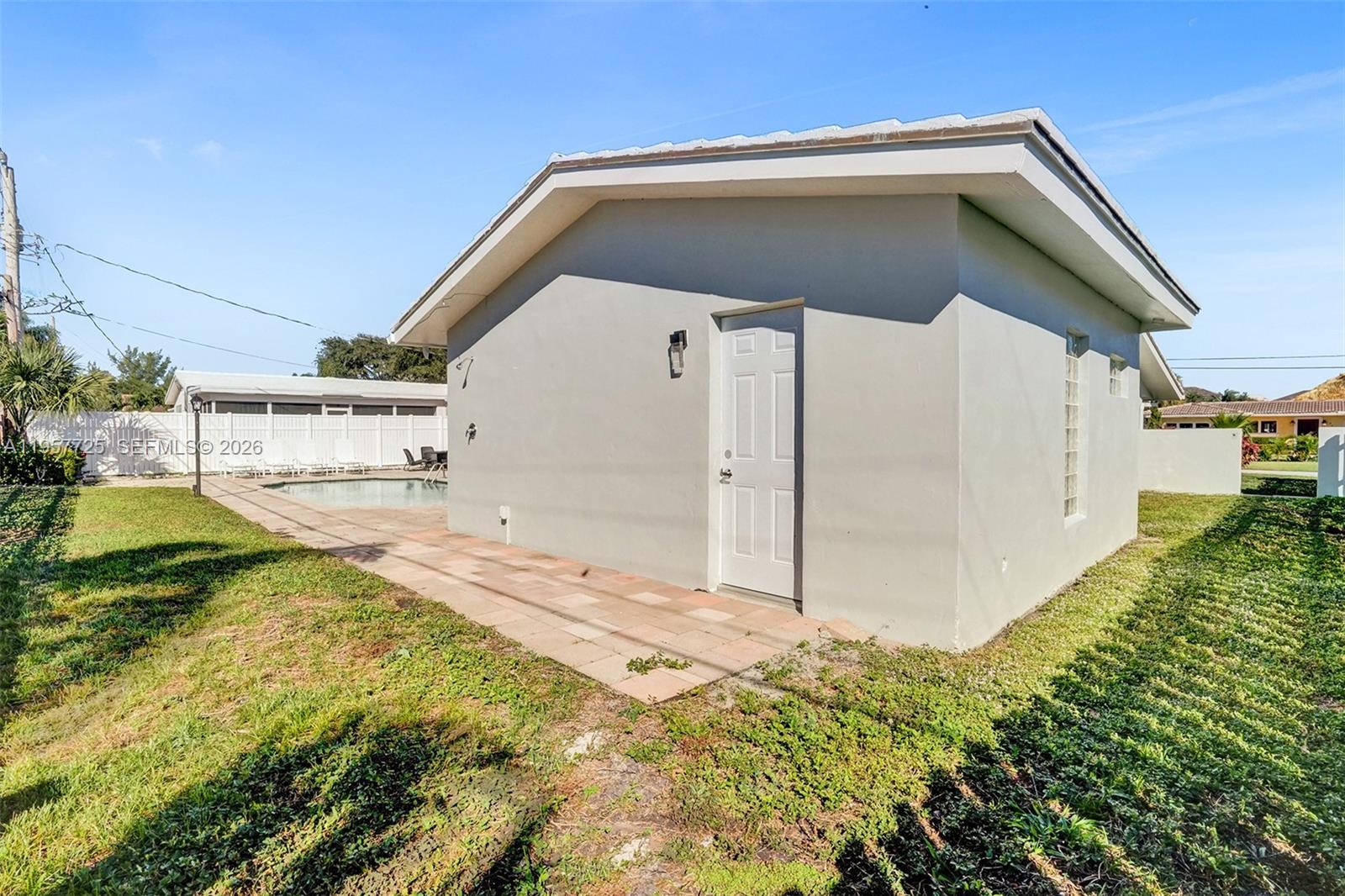 477 SE 17th Ter, Deerfield Beach FL 33441