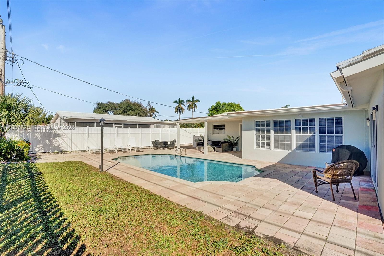 477 SE 17th Ter, Deerfield Beach FL 33441