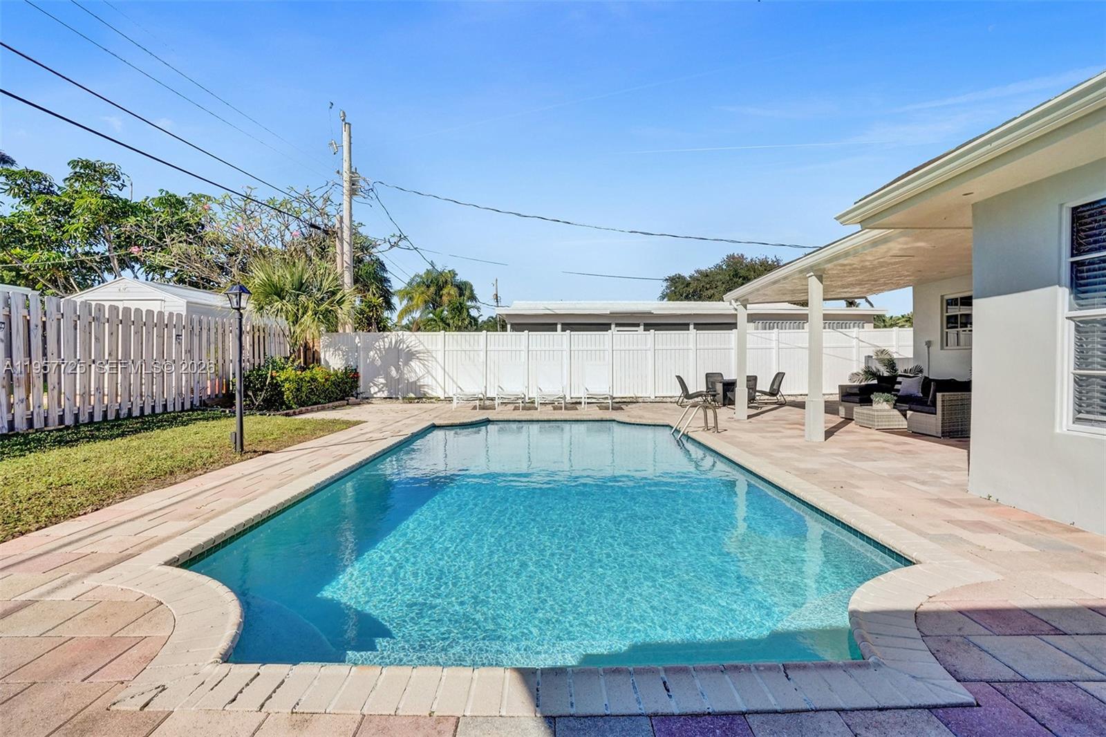 477 SE 17th Ter, Deerfield Beach FL 33441