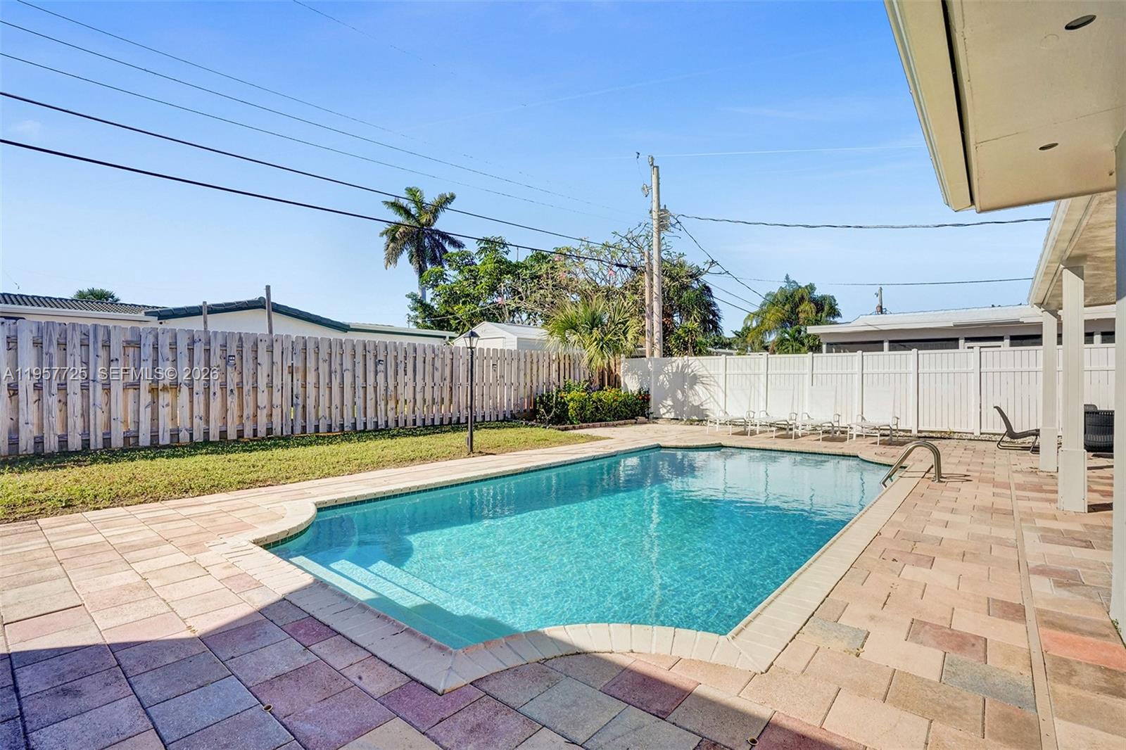477 SE 17th Ter, Deerfield Beach FL 33441