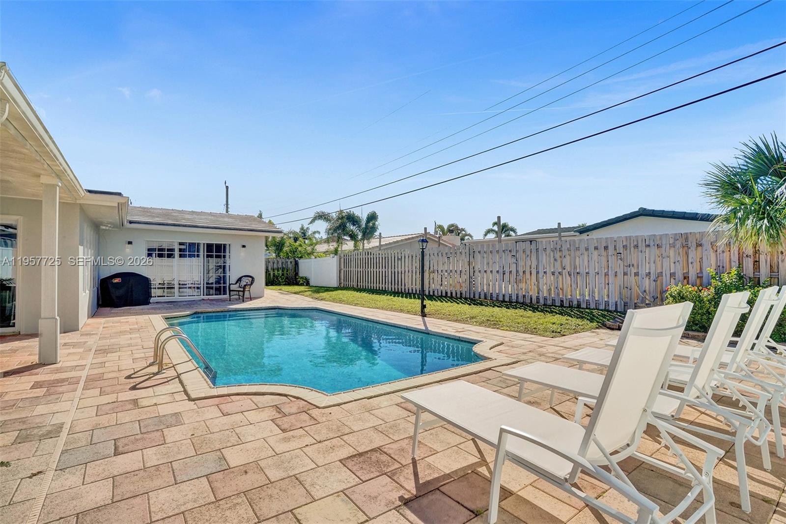 477 SE 17th Ter, Deerfield Beach FL 33441