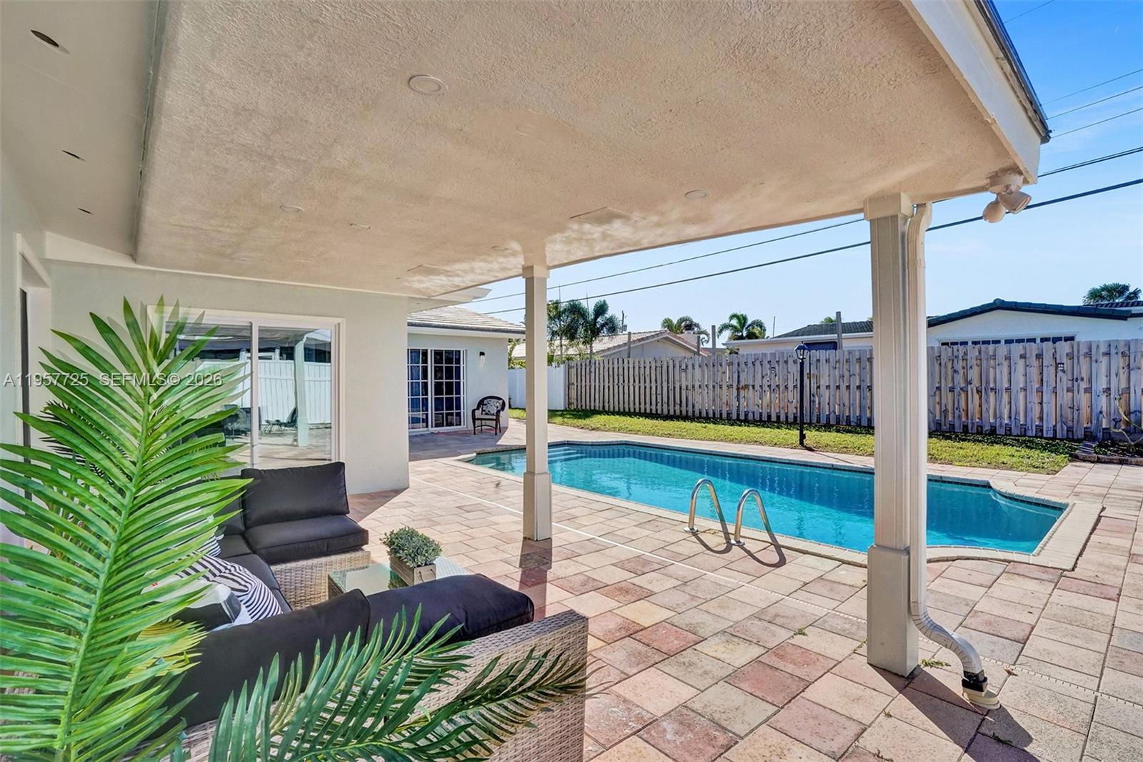 477 SE 17th Ter, Deerfield Beach FL 33441