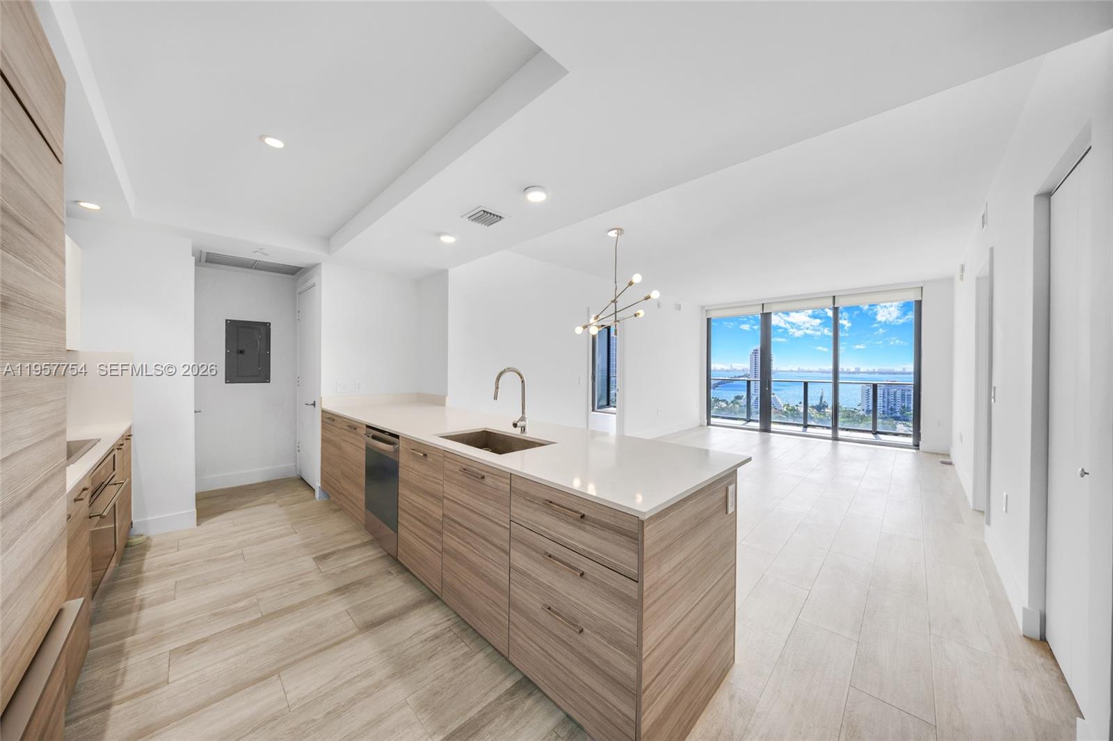 121 NE 34th St #1807, Miami FL 33137