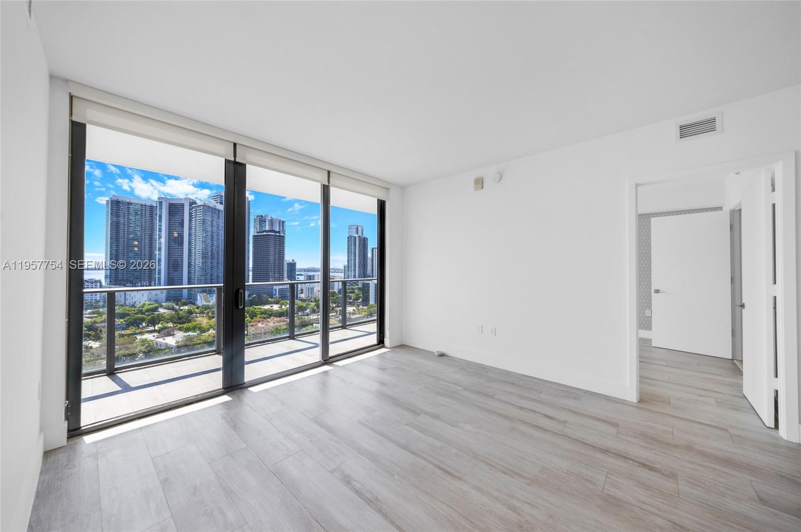 121 NE 34th St #1807, Miami FL 33137