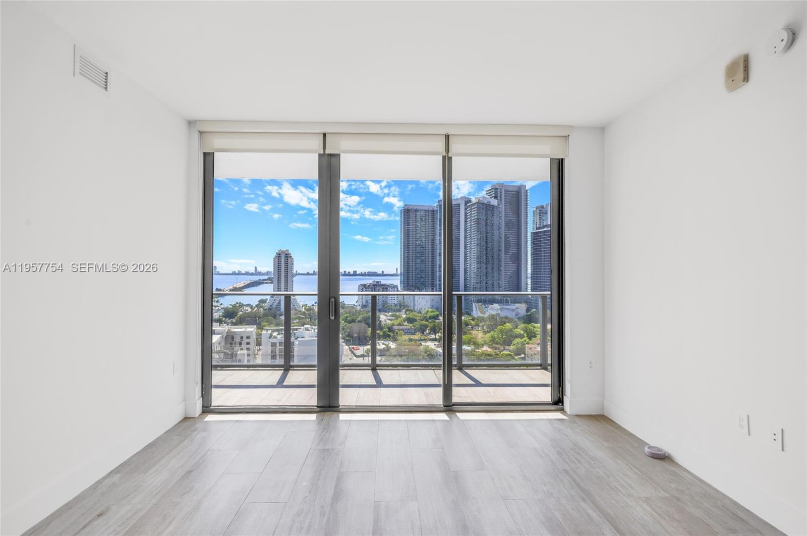 121 NE 34th St #1807, Miami FL 33137
