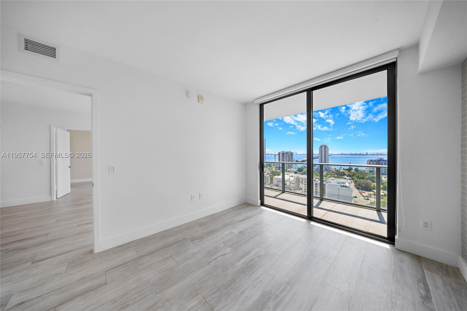 121 NE 34th St #1807, Miami FL 33137