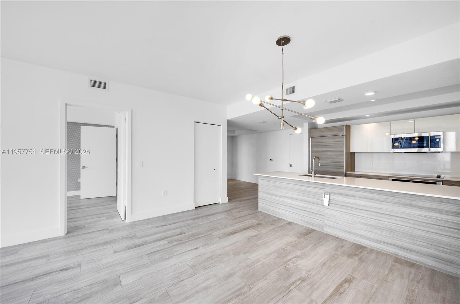 121 NE 34th St #1807, Miami FL 33137