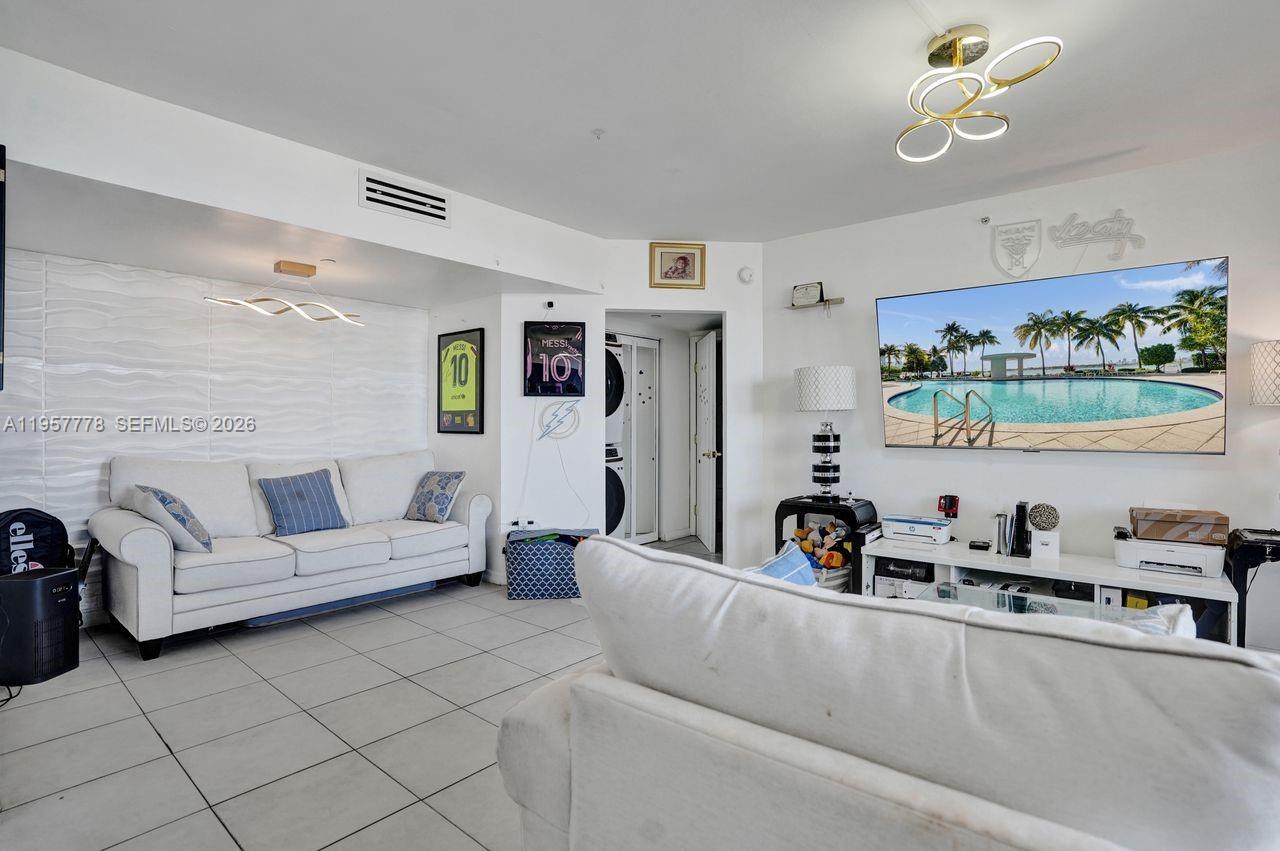 1330 West Ave #1811, Miami Beach FL 33139