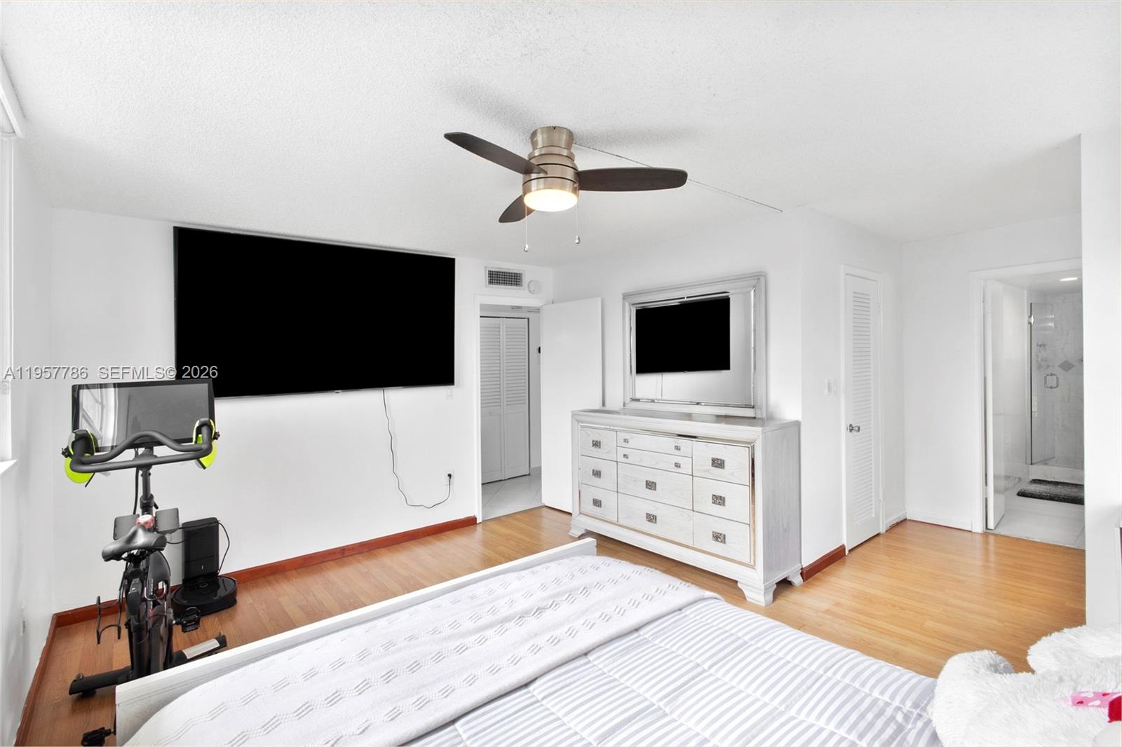 3600 NE 170th St #312, North Miami Beach FL 33160