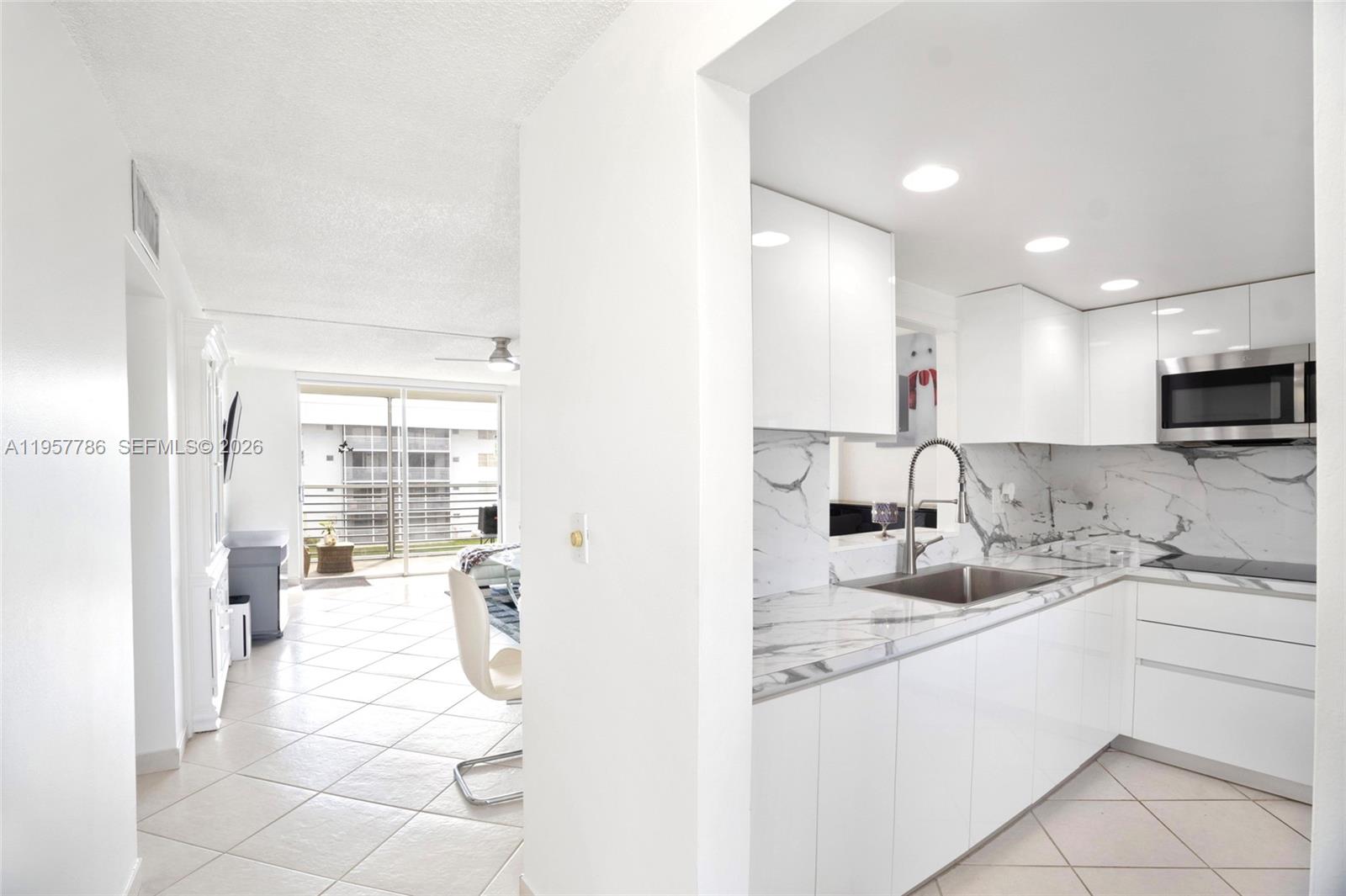 3600 NE 170th St #312, North Miami Beach FL 33160