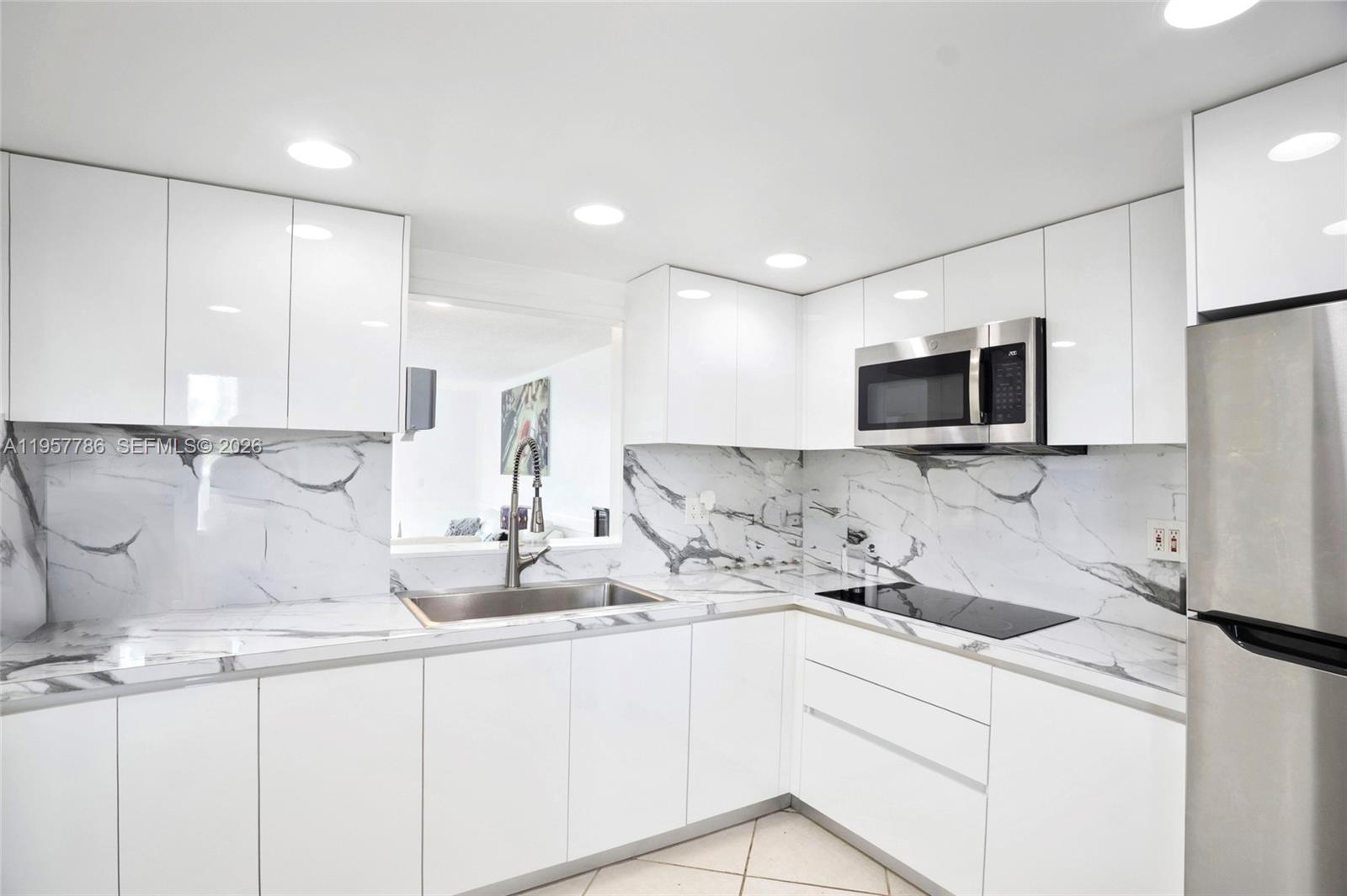 3600 NE 170th St #312, North Miami Beach FL 33160
