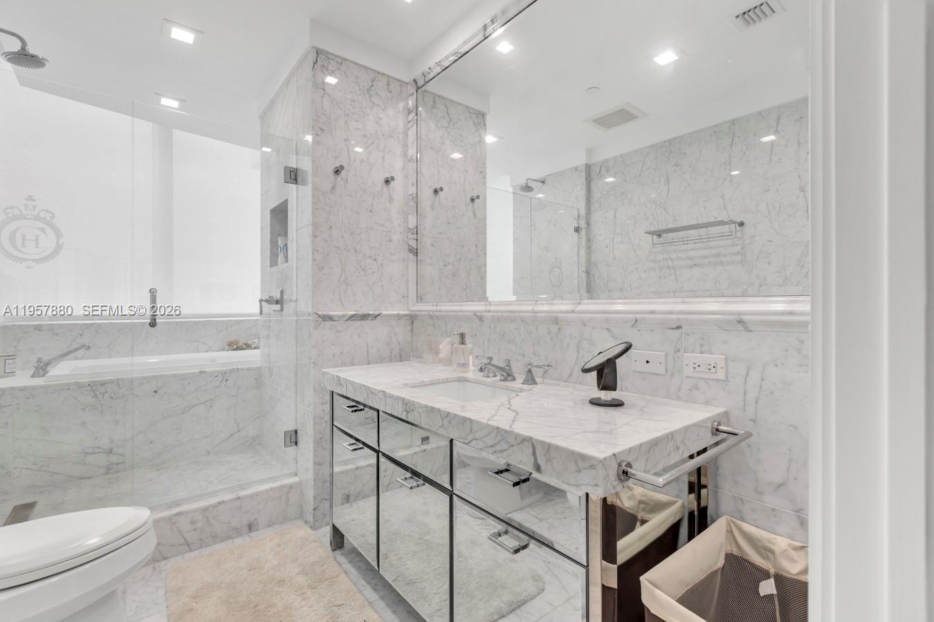 17475 Collins Ave #304, Sunny Isles Beach FL 33160