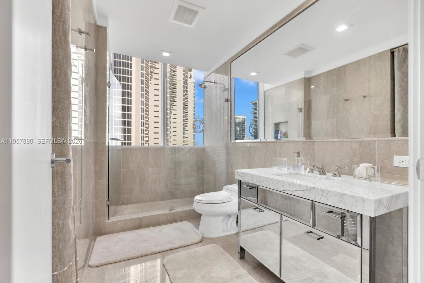 17475 Collins Ave #304, Sunny Isles Beach FL 33160