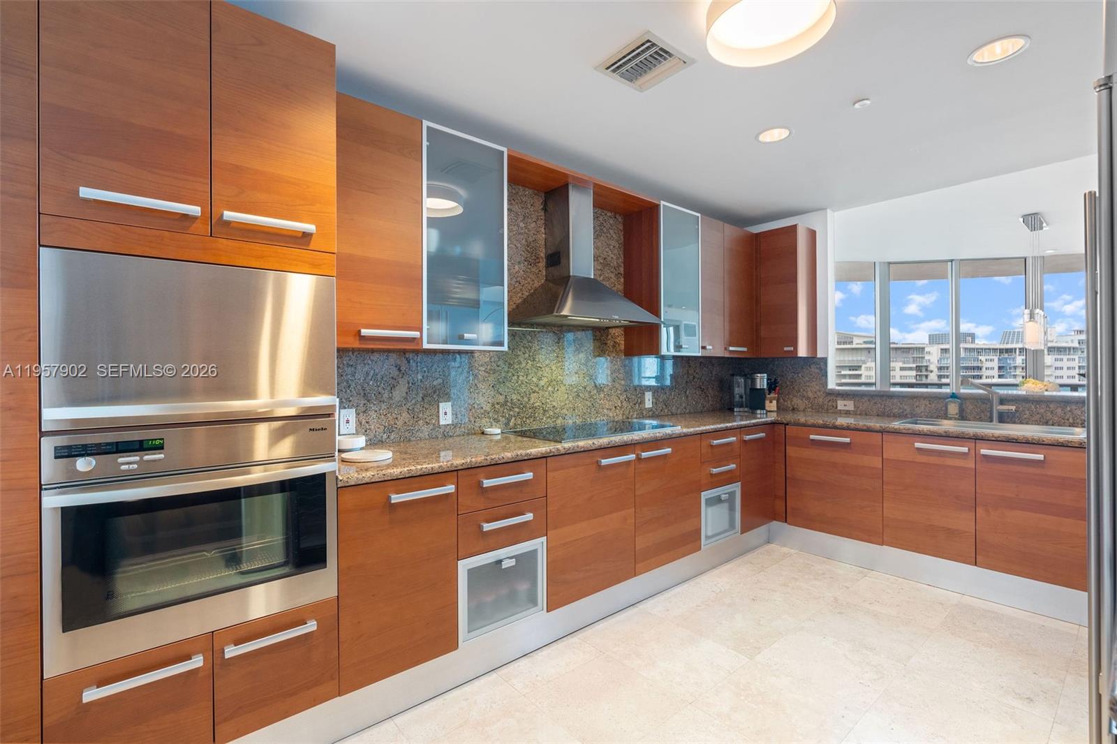 5959 Collins Ave #1001, Miami Beach FL 33140