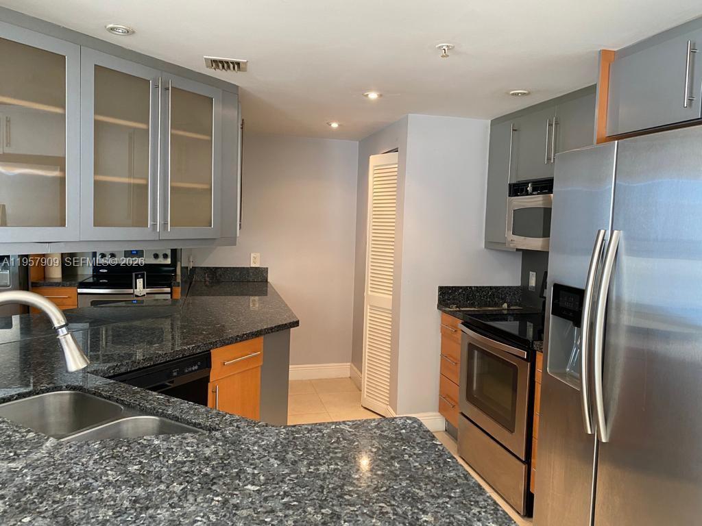 701 Brickell Key Blvd #1902, Miami FL 33131