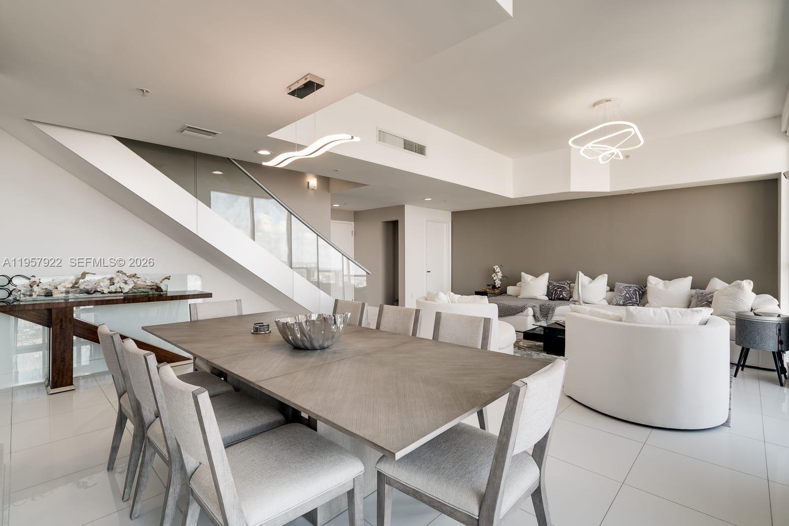 253 NE 2nd St #4904, Miami FL 33132