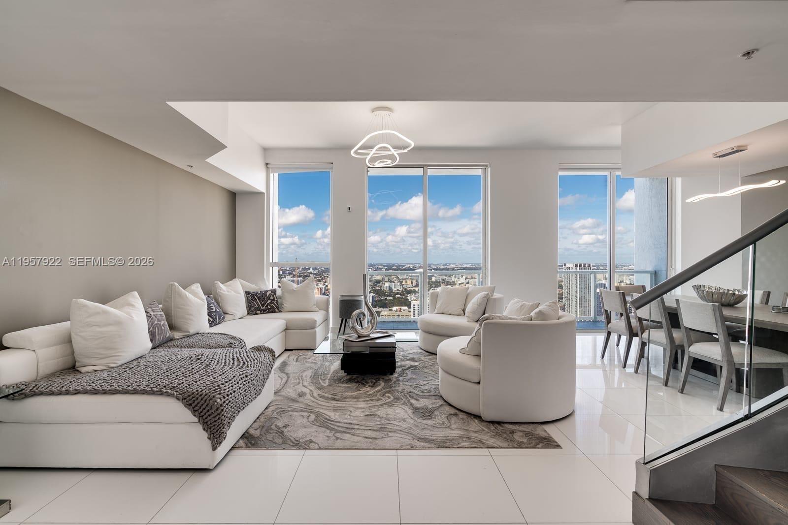 253 NE 2nd St #4904, Miami FL 33132