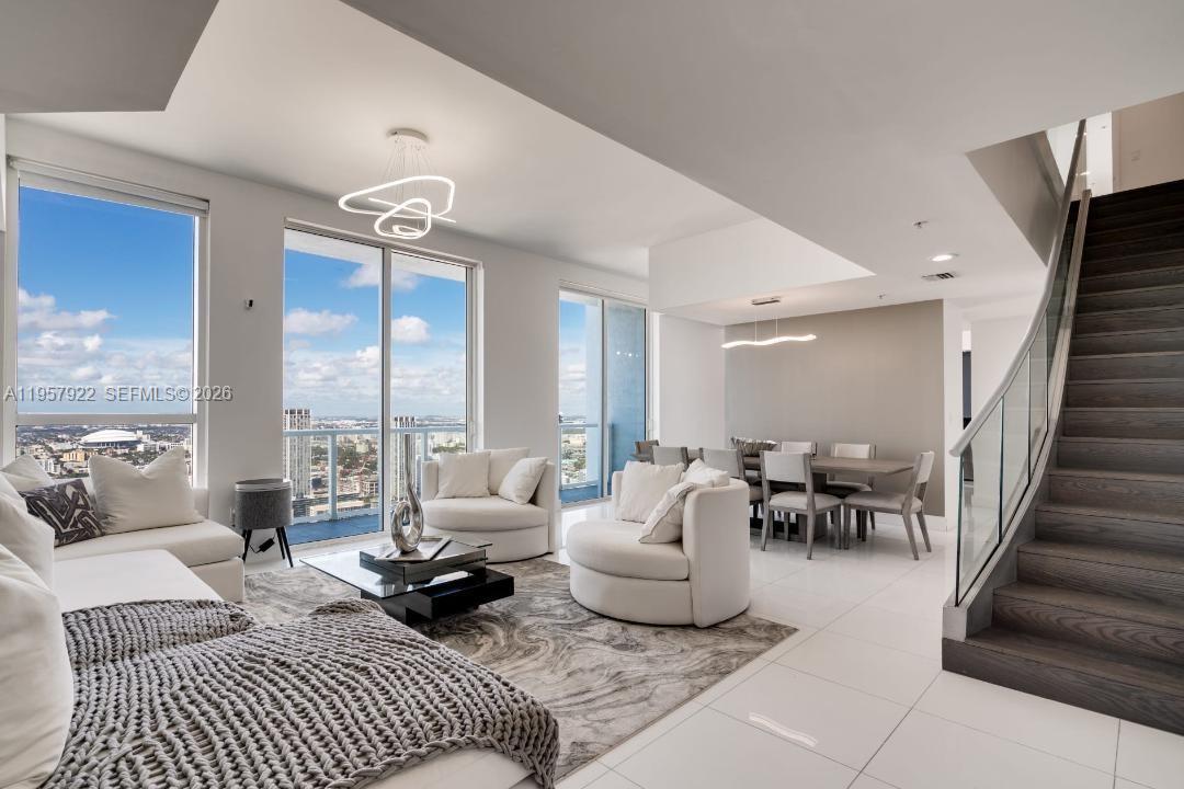 253 NE 2nd St #4904, Miami FL 33132
