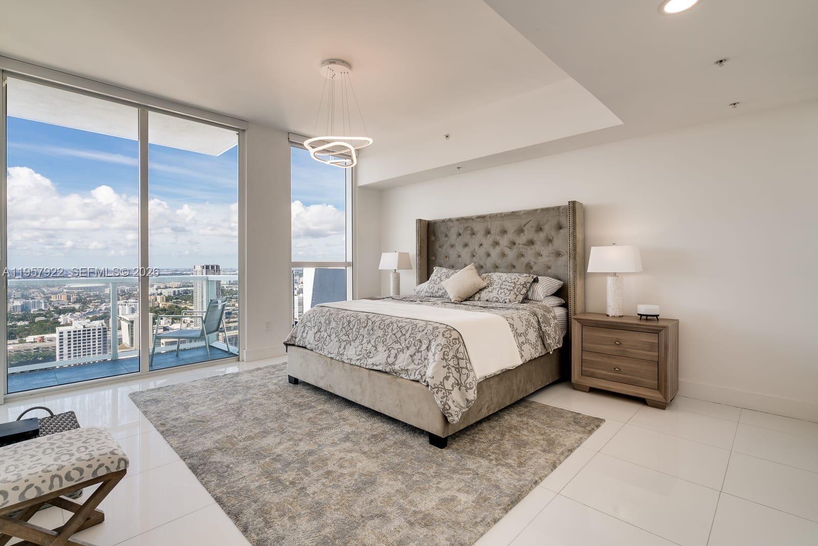 253 NE 2nd St #4904, Miami FL 33132