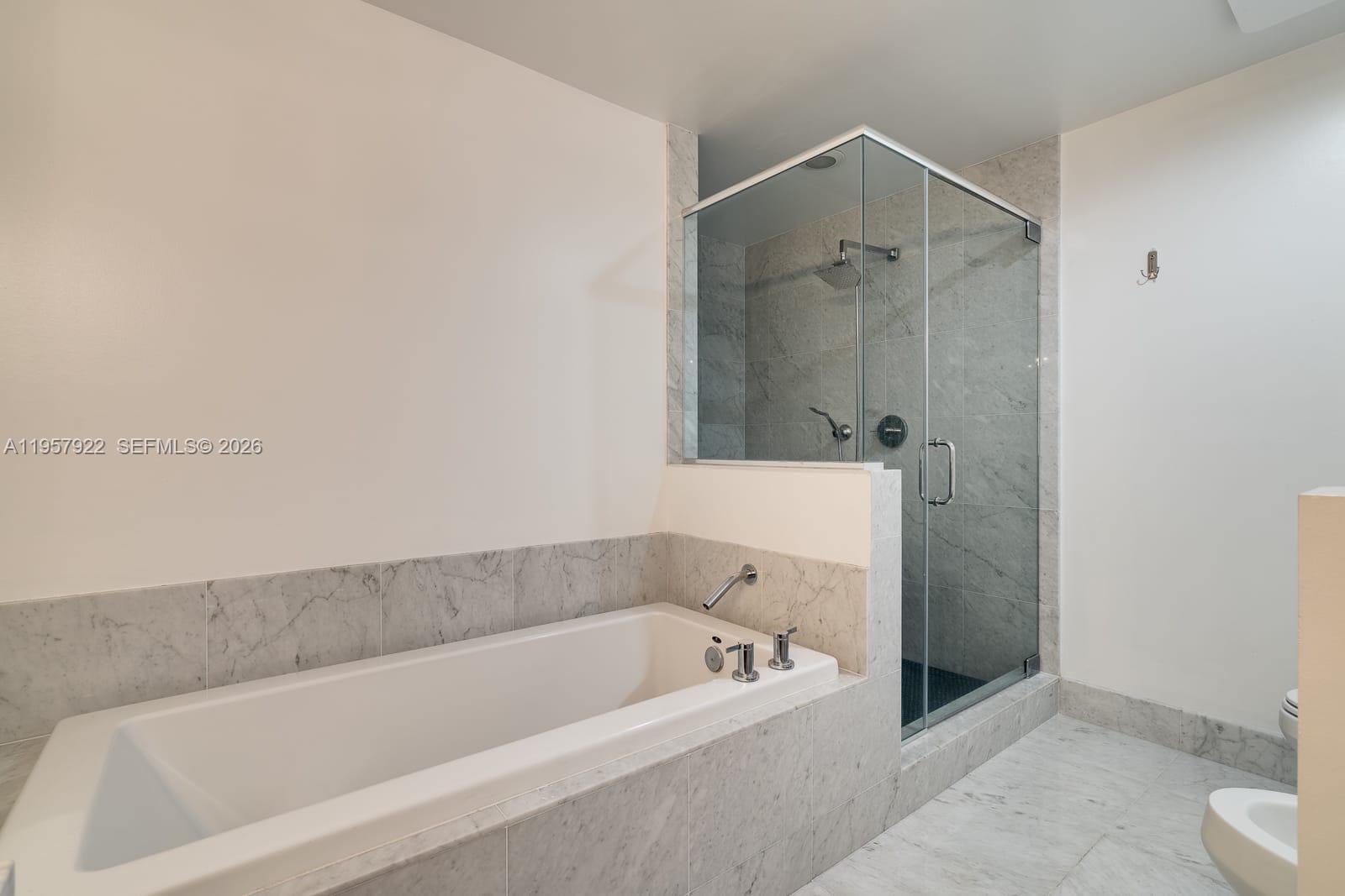 253 NE 2nd St #4904, Miami FL 33132