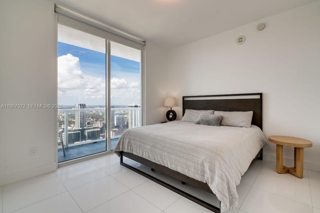 253 NE 2nd St #4904, Miami FL 33132