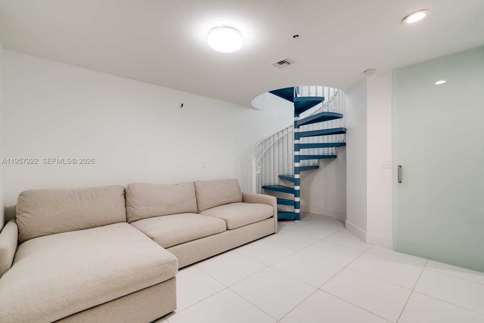 253 NE 2nd St #4904, Miami FL 33132