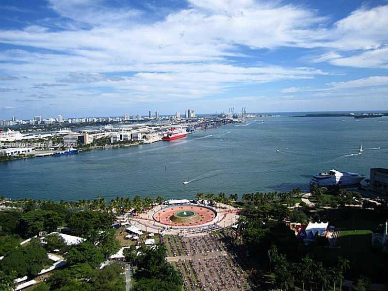 50 Biscayne Blvd #2808, Miami FL 33132