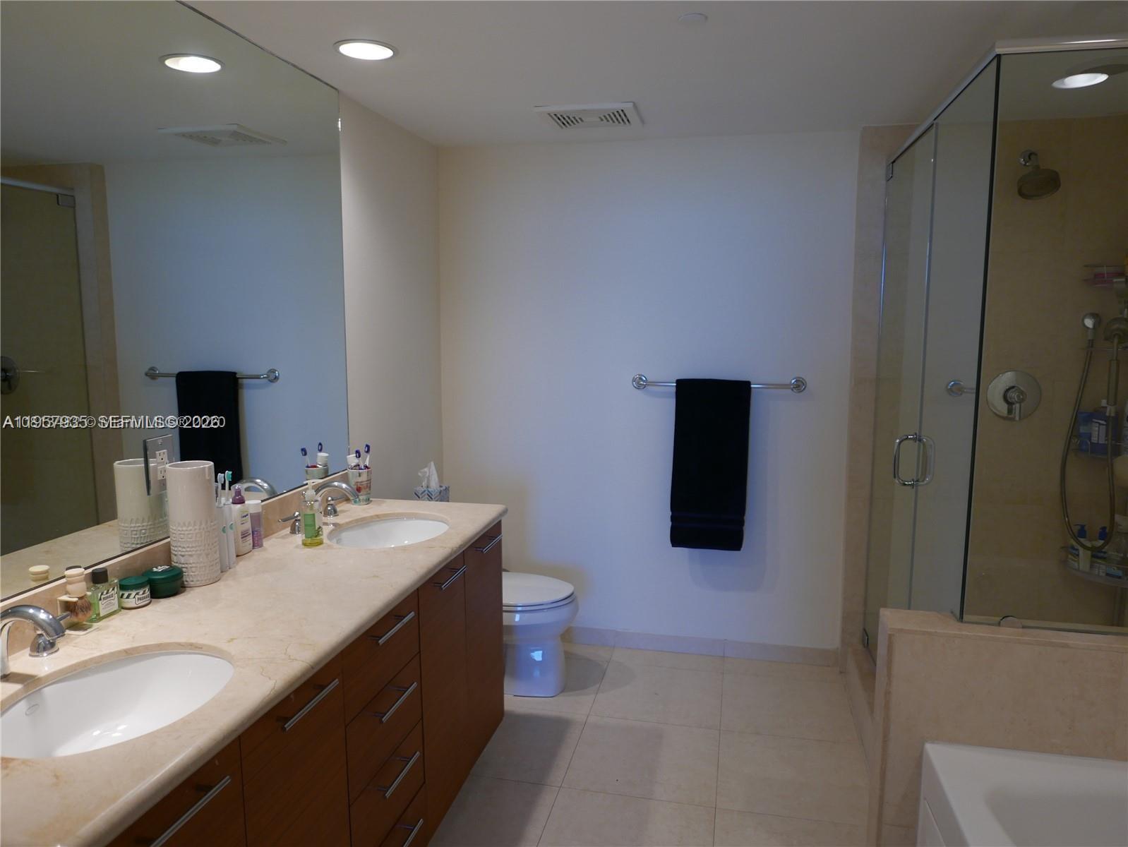 50 Biscayne Blvd #2808, Miami FL 33132