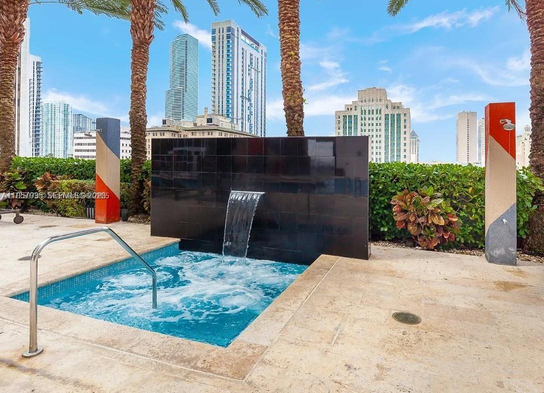 50 Biscayne Blvd #2808, Miami FL 33132