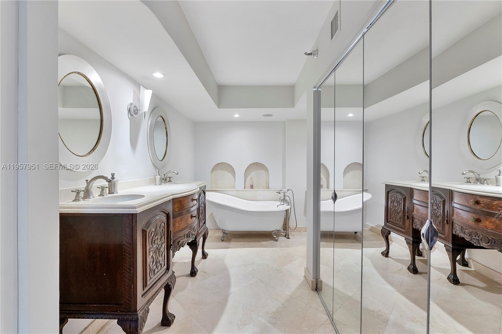 3500 Mystic Pointe Dr #1407, Aventura FL 33180