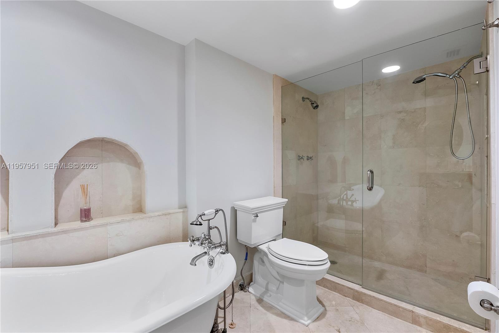 3500 Mystic Pointe Dr #1407, Aventura FL 33180