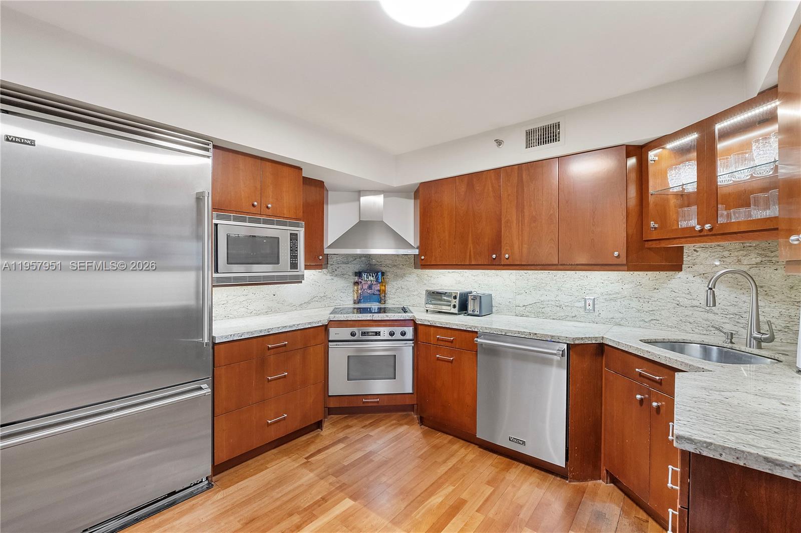 3500 Mystic Pointe Dr #1407, Aventura FL 33180