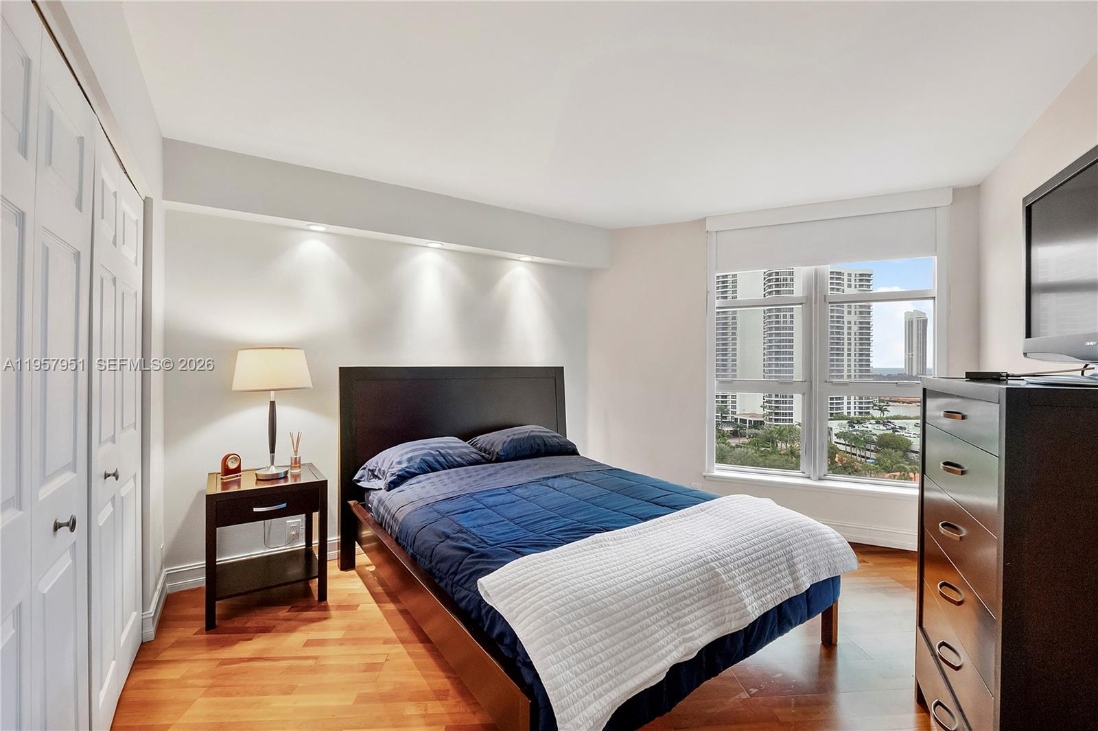 3500 Mystic Pointe Dr #1407, Aventura FL 33180