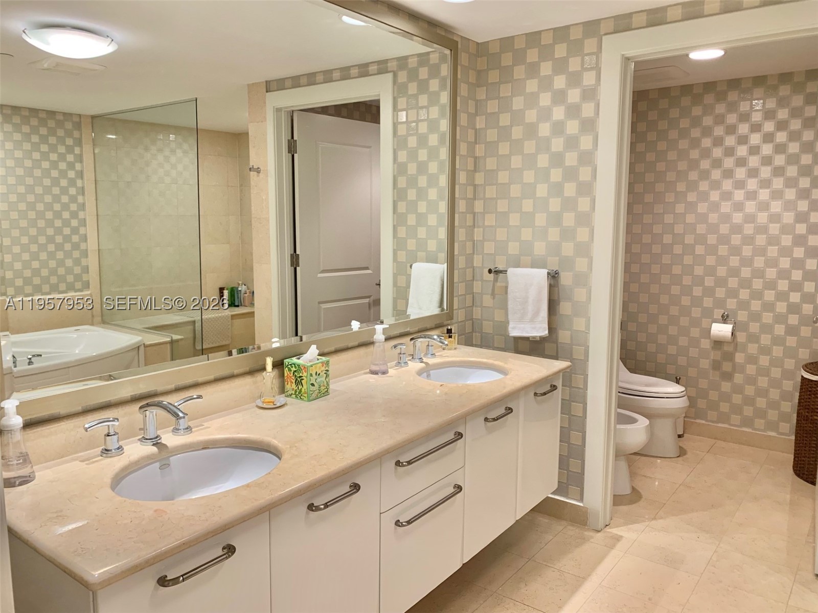 3101 S Ocean Dr #1701, Hollywood FL 33019