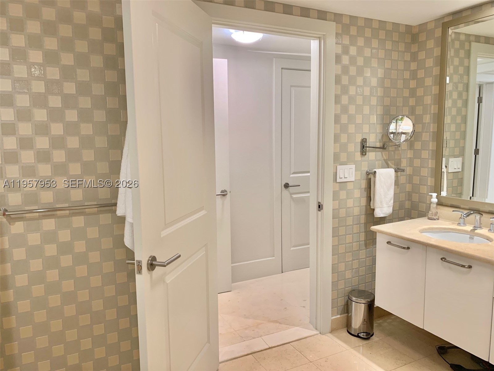 3101 S Ocean Dr #1701, Hollywood FL 33019