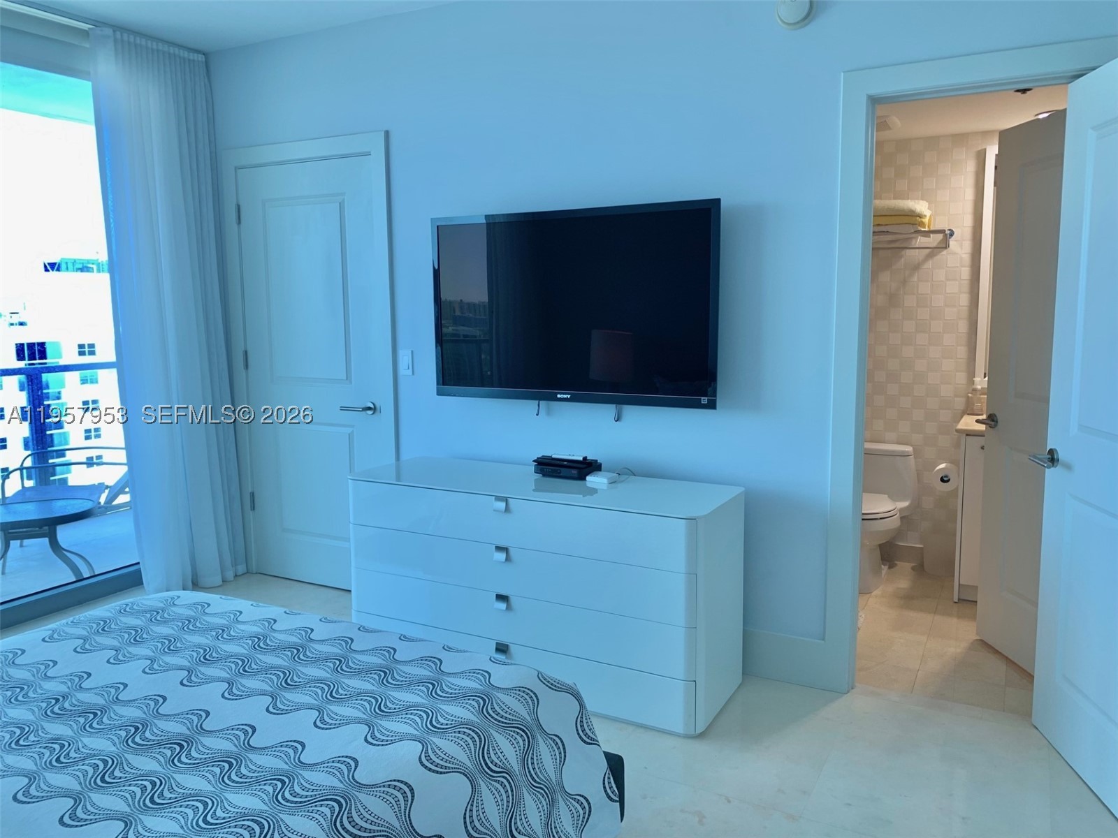 3101 S Ocean Dr #1701, Hollywood FL 33019