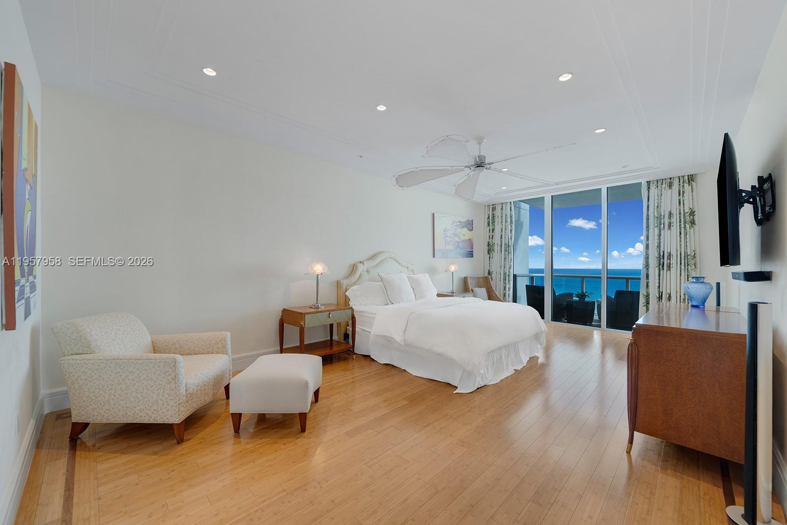100 S Pointe Dr #3403, Miami Beach FL 33139