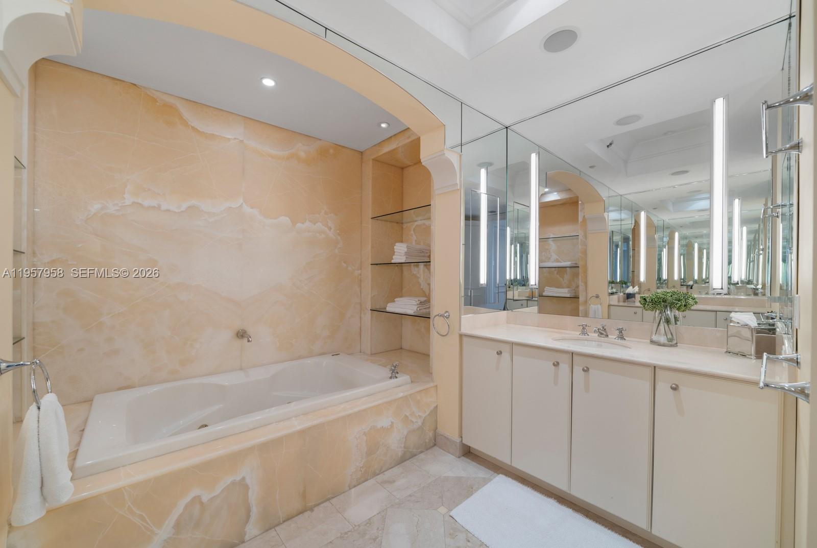 100 S Pointe Dr #3403, Miami Beach FL 33139