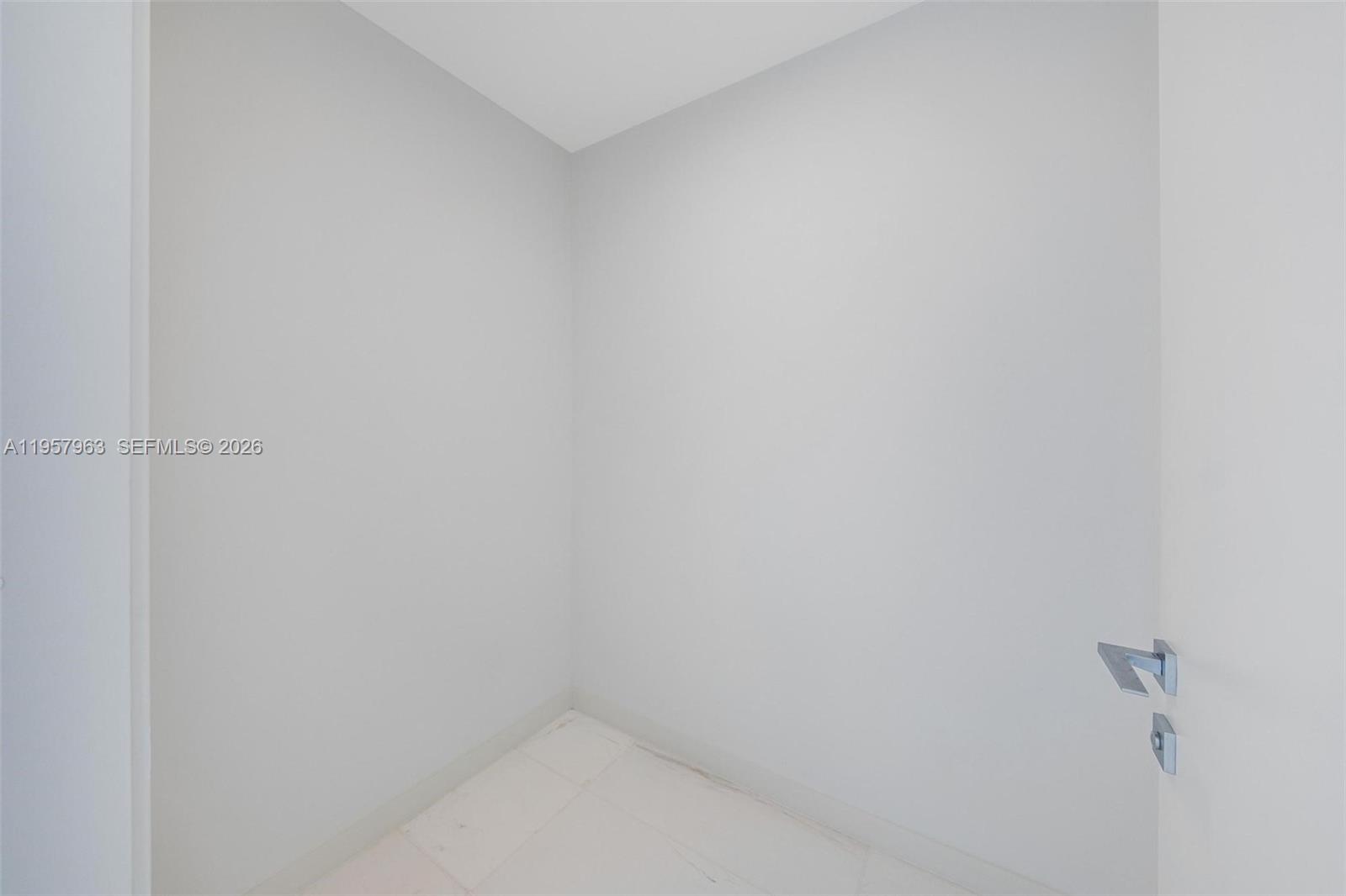 300 Biscayne Boulevard Way #3506W, Miami FL 33131