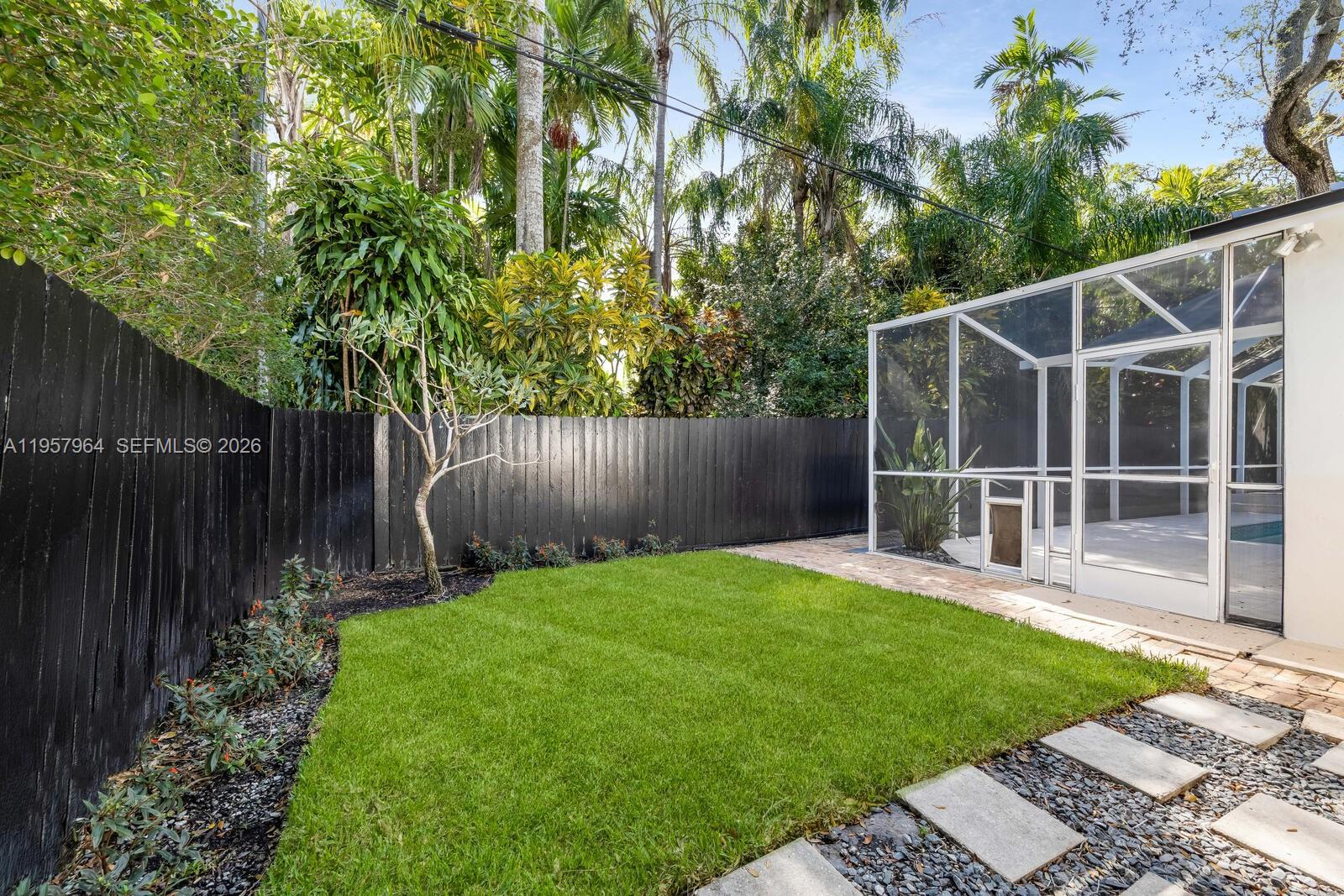 5100 SW 75th St, Miami FL 33143