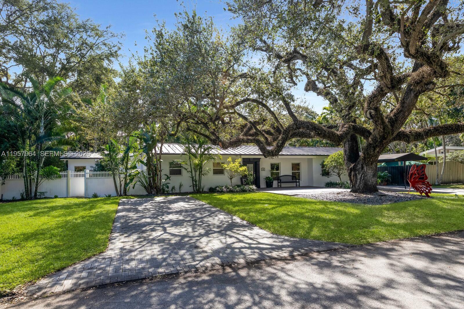 5100 SW 75th St, Miami FL 33143