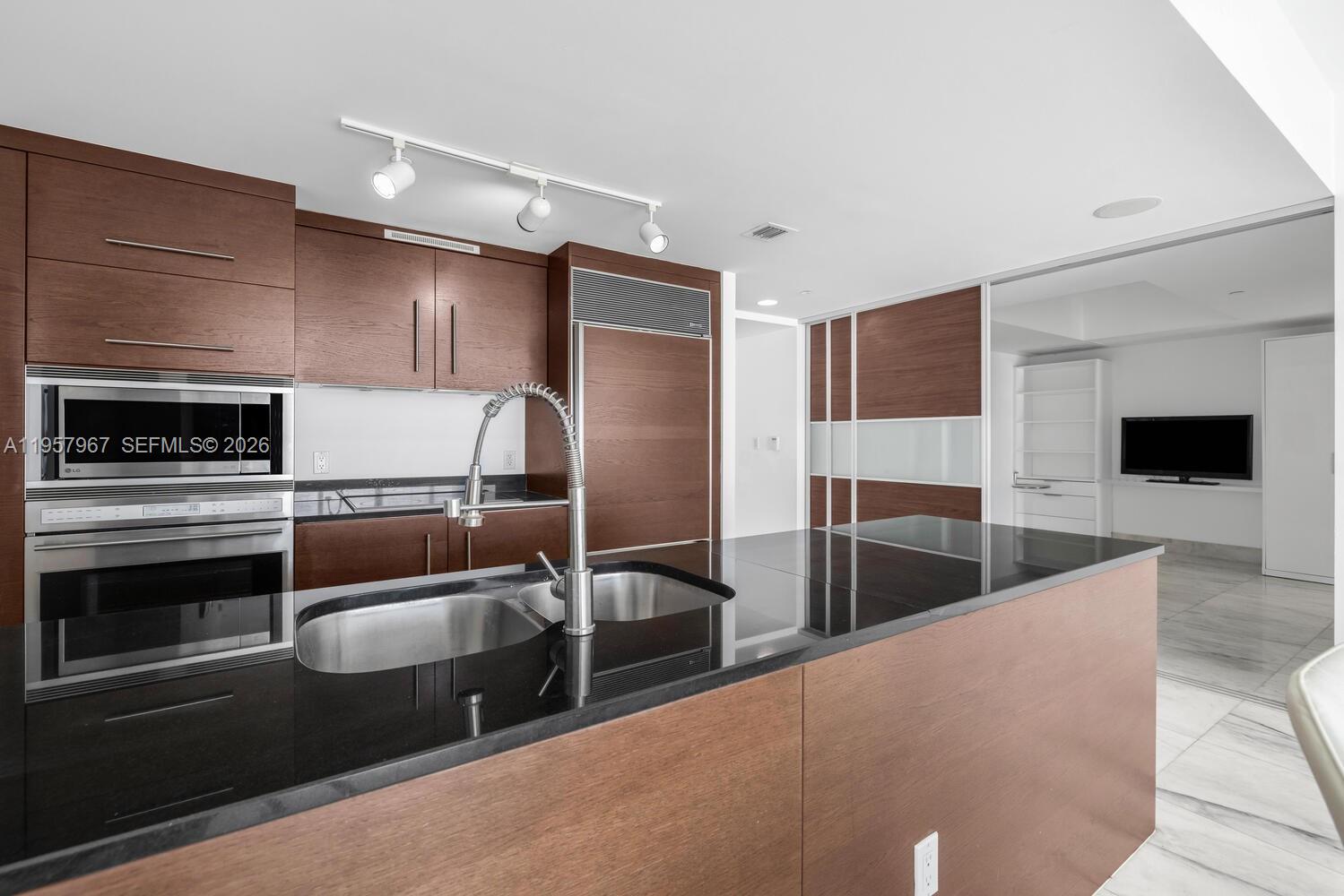 465 Brickell Ave #4003, Miami FL 33131