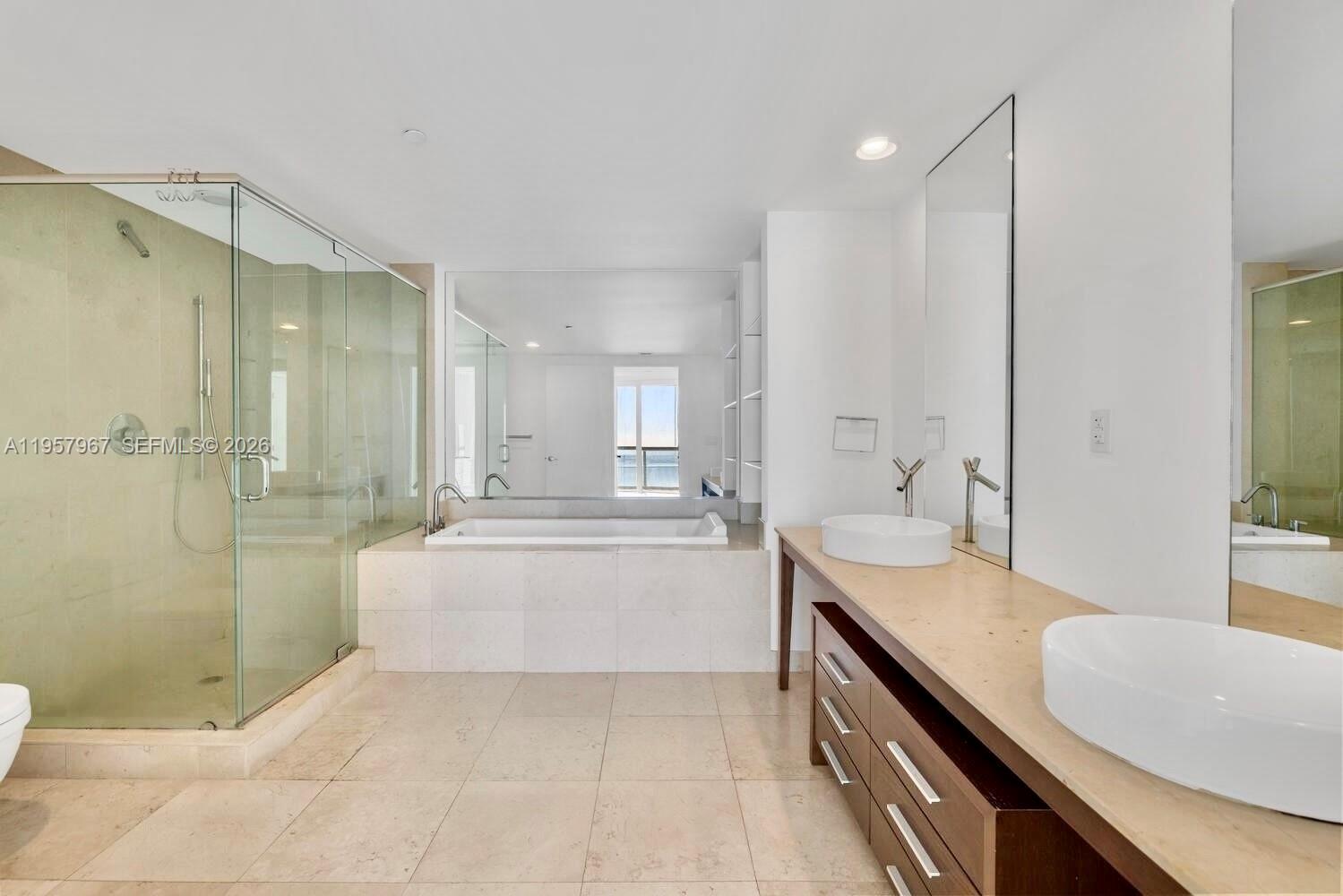 465 Brickell Ave #4003, Miami FL 33131